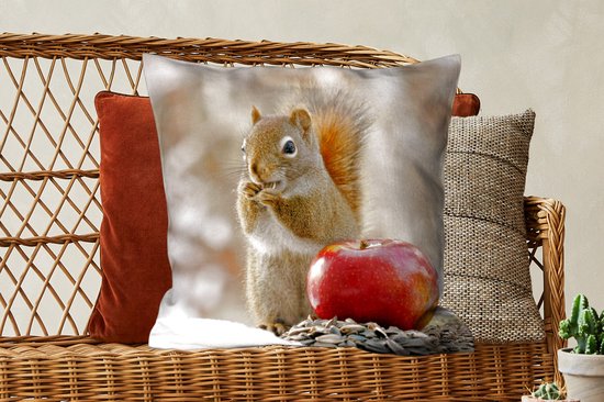 Coussins Coussins décoratifs - Coussin - Un écureuil appréciant sa nourriture en hiver - 60x60 cm - Coussin en coton