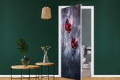 Deursticker Bloemen - Rood - Planten - Natuur - 75x205 cm - Deurposter