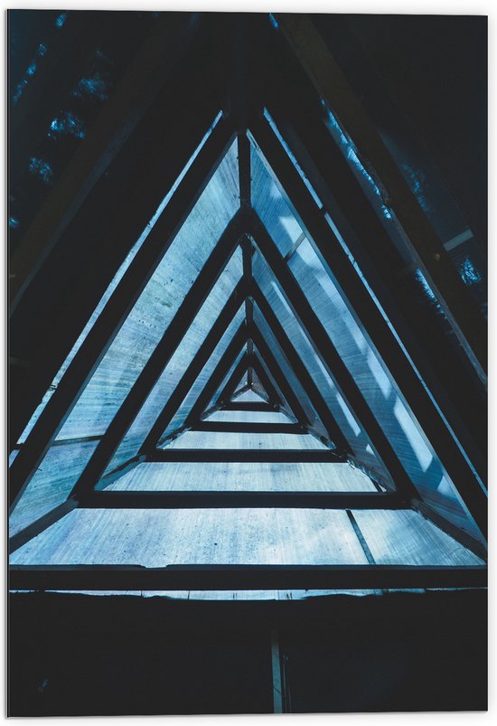 Dibond - Diep Driehoekig Vlak - 70x105 cm Foto op Aluminium (Wanddecoratie van metaal)