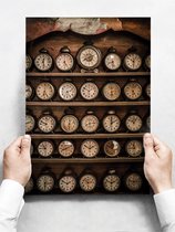 Wandbord: Vintage klokken in een houten kast - 30 x 42 cm