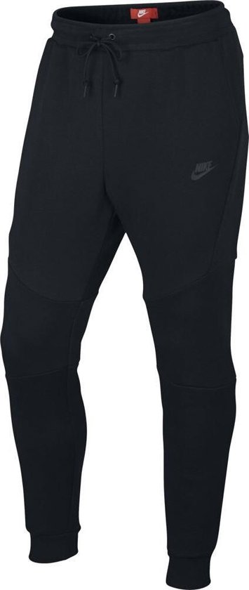 Nike tech fleece joggingbroek in de kleur zwart. | bol.com
