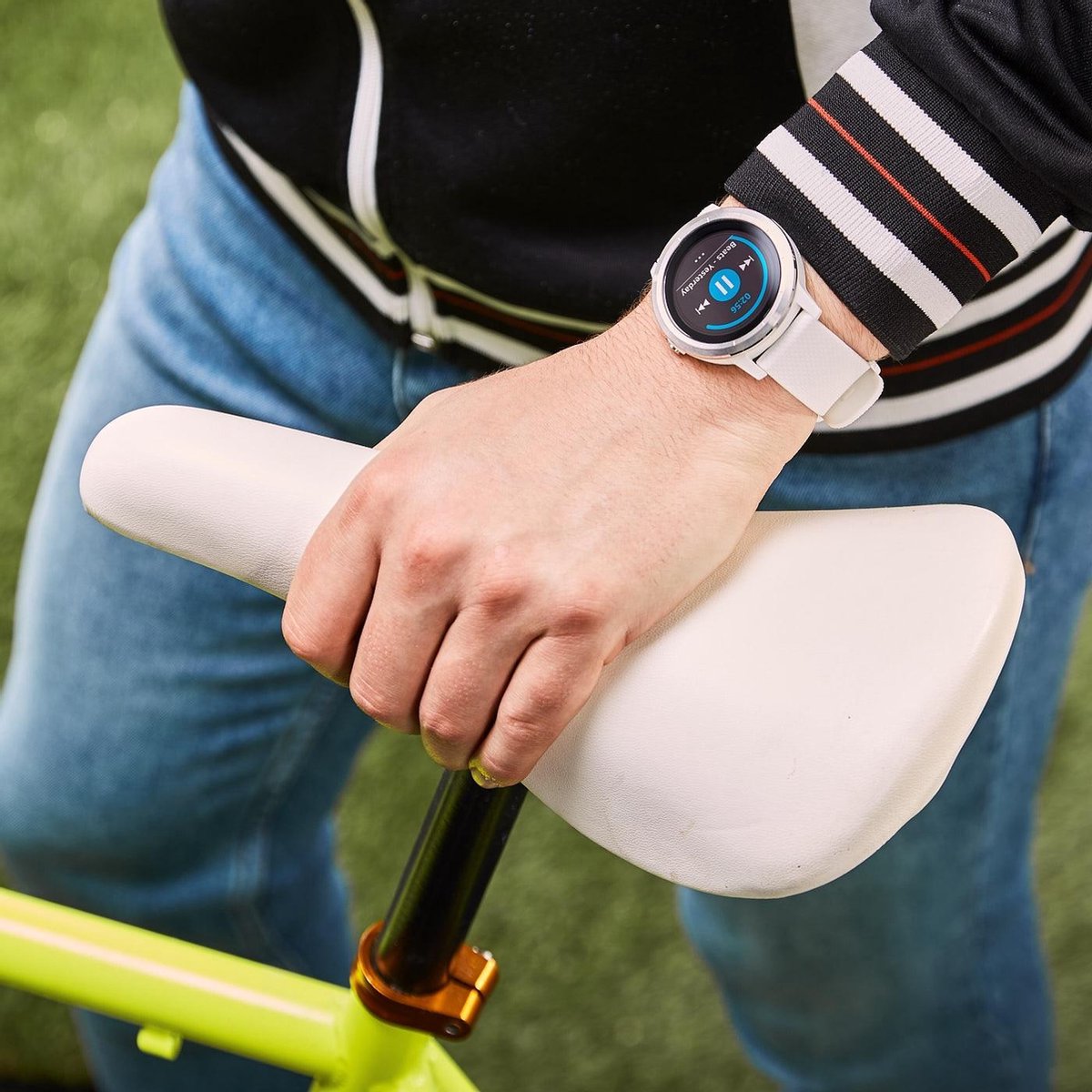 Garmin Vivoactive 4 Black/Grey wearable - Hardware Info