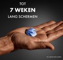 Gillette scheergel in een hand, met tekst 'TOT 7 WEKEN LANG SCHERMEN'.