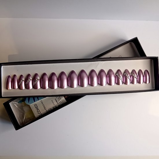 SD Appuyez sur les ongles - No. 56 Wonderland - Ongles adhésifs avec colle à ongles - Medium Stiletto - Rose métallisé avec pierres - Set de 20 Ongles faits main
