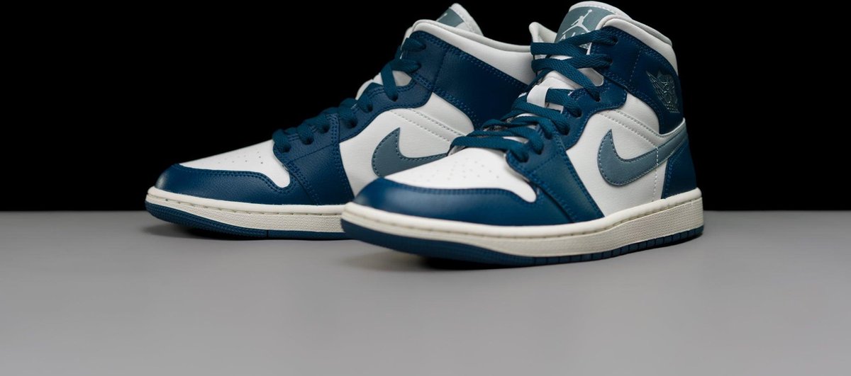 Chaussures Air Jordan 1 Mid Bleu pour Femme - BQ6472-414