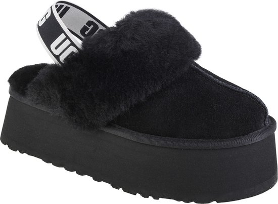 Zwarte plateau sloffen met dikke zwarte vacht, 'UGG' band en zwarte zool.