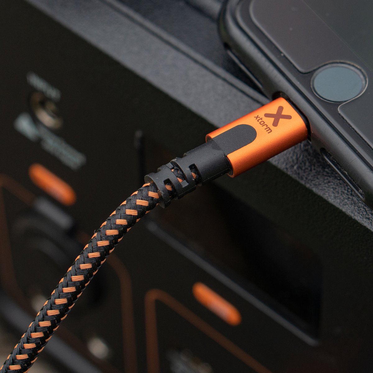Xtorm Rugged Powerbank 40.000 mAh met Noodzaklamp - afbeelding 3
