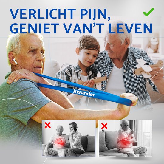 Oude man met weerstandsband, een jongen en een oudere man kijken toe. 'Verlicht pijn, geniet van 't leven'.