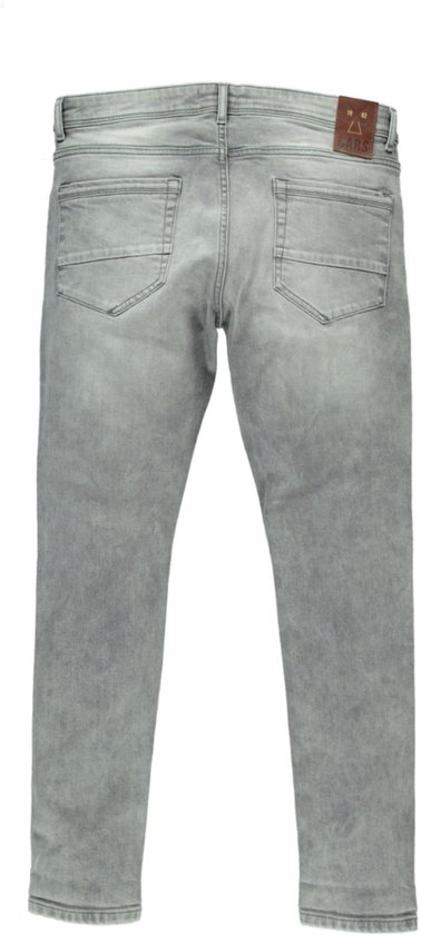 Achterkant van grijze jeans met wassing en een bruin Cars Jeans logo op de taille.
