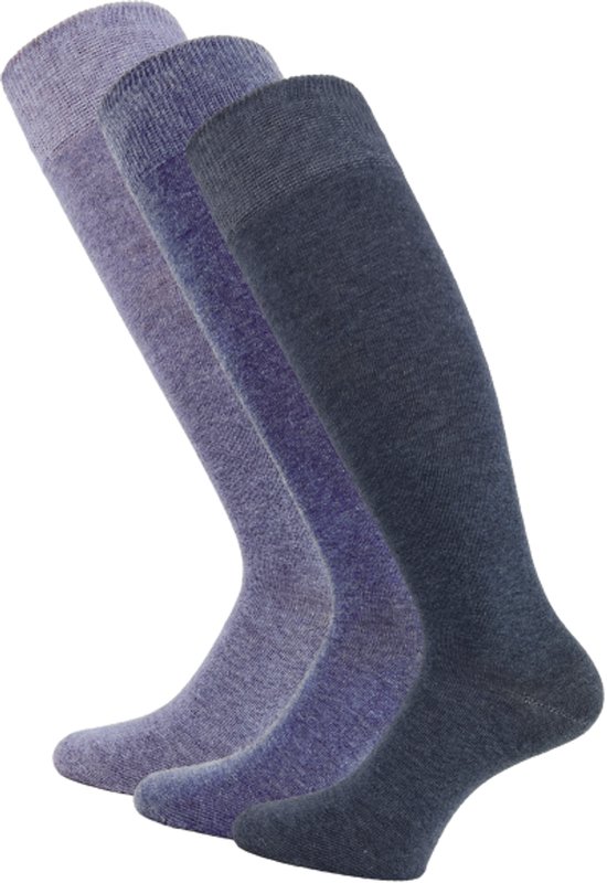Drie paar kniekousen in verschillende tinten blauw en paars.