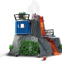 Speelgoed vulkaan met uitbarstende lava, wetenschapper, en blauw containerstation met klimnet.