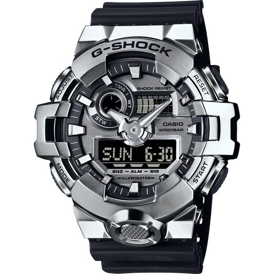 G-Shock horloge met zilverkleurige, metalen kast, zwarte band en digitale en analoge wijzerplaat. "SUN 6:30" is zichtbaar.