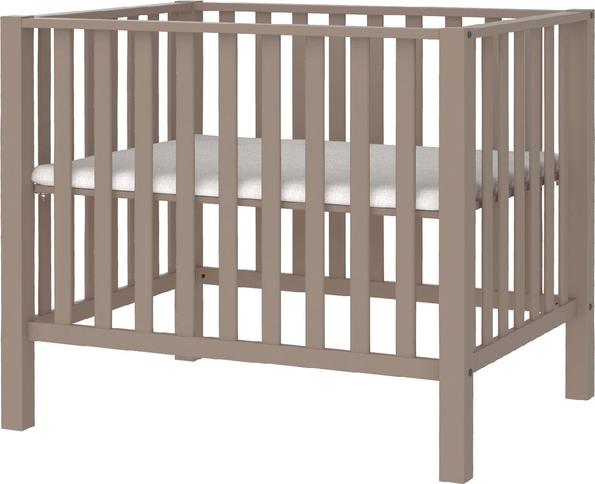 Europe Baby Casper Box Chestnut