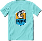 Fishing - Vissen T-Shirt | Grappig Verjaardag Vis Hobby Cadeau Shirt | Dames - Heren - Unisex | Tshirt Hengelsport Kleding Kado - Licht Blauw - L