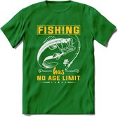 Fishing Has No Age Limit - Vissen T-Shirt | Geel | Grappig Verjaardag Vis Hobby Cadeau Shirt | Dames - Heren - Unisex | Tshirt Hengelsport Kleding Kado - Donker Groen - XL