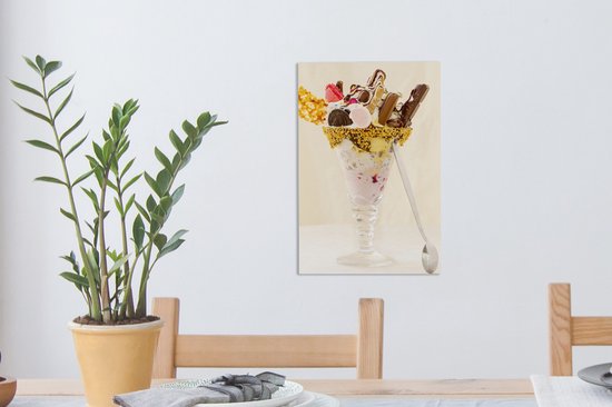 Tableau Peinture Présentoir de glace dans un verre décoré de bonbons - 20x30 cm - Décoration murale Art
