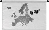 Wandkleed - Wanddoek - Europakaart in grijze waterverf met de quote "Fly away" - zwart wit - 90x60 cm - Wandtapijt