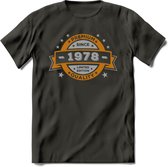 Premium Since 1978 T-Shirt | Zilver - Goud | Grappig Verjaardag en Feest Cadeau Shirt | Dames - Heren - Unisex | Tshirt Kleding Kado | - Donker Grijs - XL