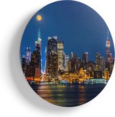 Artaza Houten Muurcirkel - Verlichte Skyline Van New York Met Volle Maan - Ø 75 cm - Multiplex Wandcirkel - Rond Schilderij