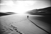 Walljar - Lopend Door De Woestijn - Zwart wit poster