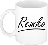 Remko naam cadeau mok / beker met sierlijke letters - Cadeau collega/ vaderdag/ verjaardag of persoonlijke voornaam mok werknemers