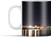 Mok - De haven van Cardiff met kleurrijke verlichting tijdens de nacht - 350 ml - Beker