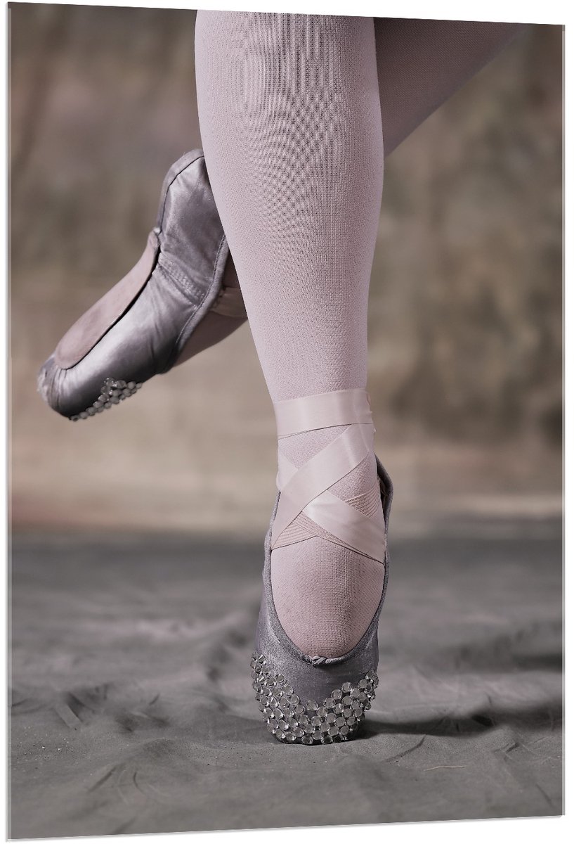 KuijsFotoprint Acrylglas - Ballerina op Spitzen - 80x120cm Foto op Acrylglas (Wanddecoratie op Acrylglas) Grijs