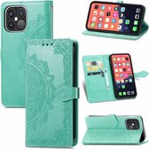 Voor iPhone 13 Pro Max Mandala Bloem Reliëf Horizontale Flip Lederen Case met Houder & Drie Kaartsleuven & Portemonnee & Lanyard (Groen)