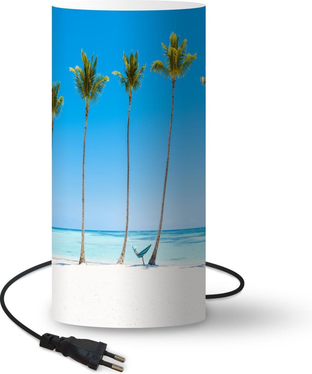 Lamp - Nachtlampje - Tafellamp slaapkamer - Zee - Palmbomen - Hangmat - 33 cm hoog - Ø15.9 cm - Inclusief LED lamp