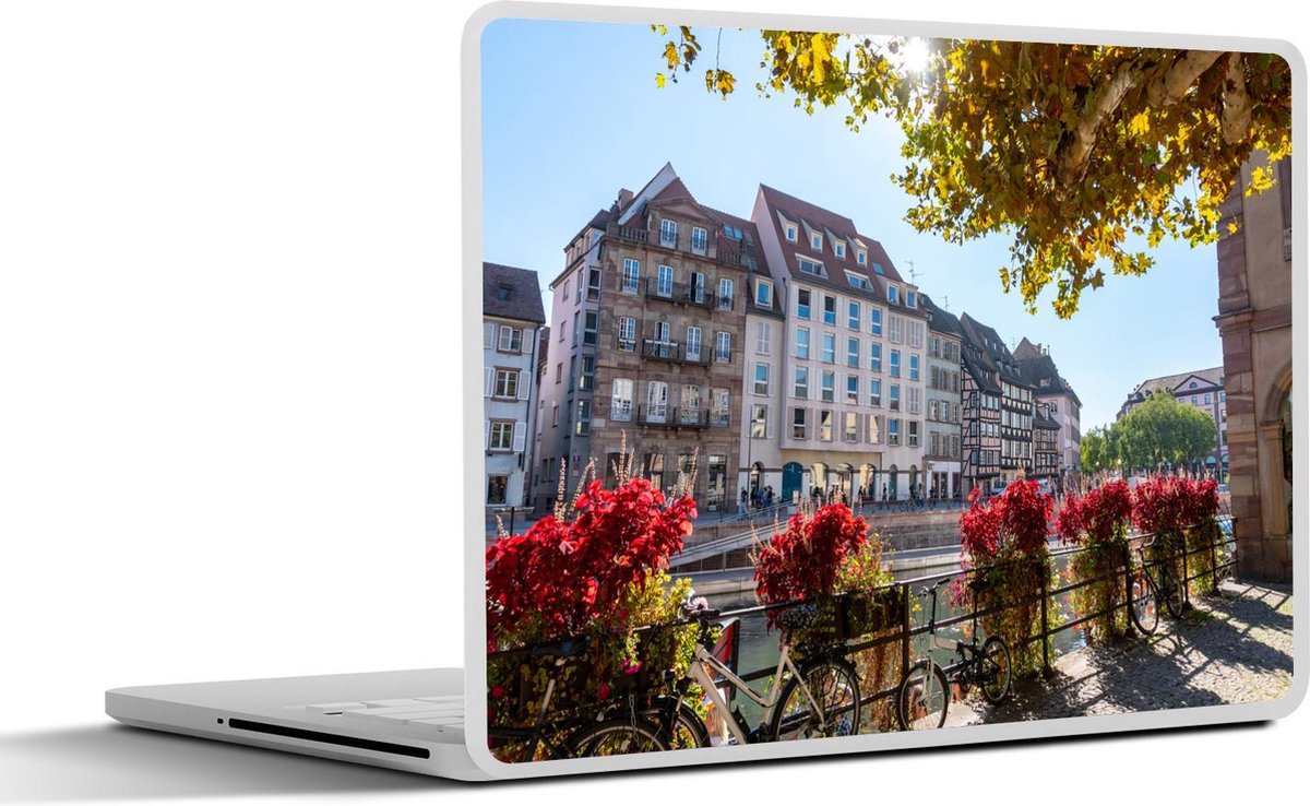 Afbeelding van product SleevesAndCases  Laptop sticker - 17.3 inch - Het stadscentrum van Freiburg in Duitsland