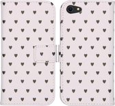iMoshion Design Softcase Book Case iPhone SE (2022 / 2020) / 8 / 7 hoesje - Hearts Allover White