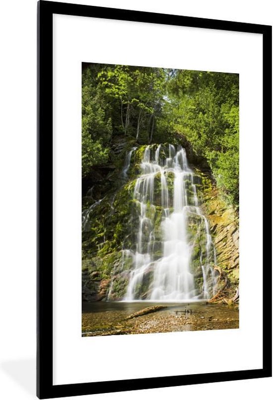 Fotolijst incl. Poster - Waterval in het Nationaal park Forillon in Noord-Amerika - 60x90 cm - Posterlijst