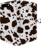 Apple iPhone 8 Plus Telefoonhoesje - Portemonneehoesje  - Met pasjeshouder - Met Dierenprint - Koeien Patroon - Bruin