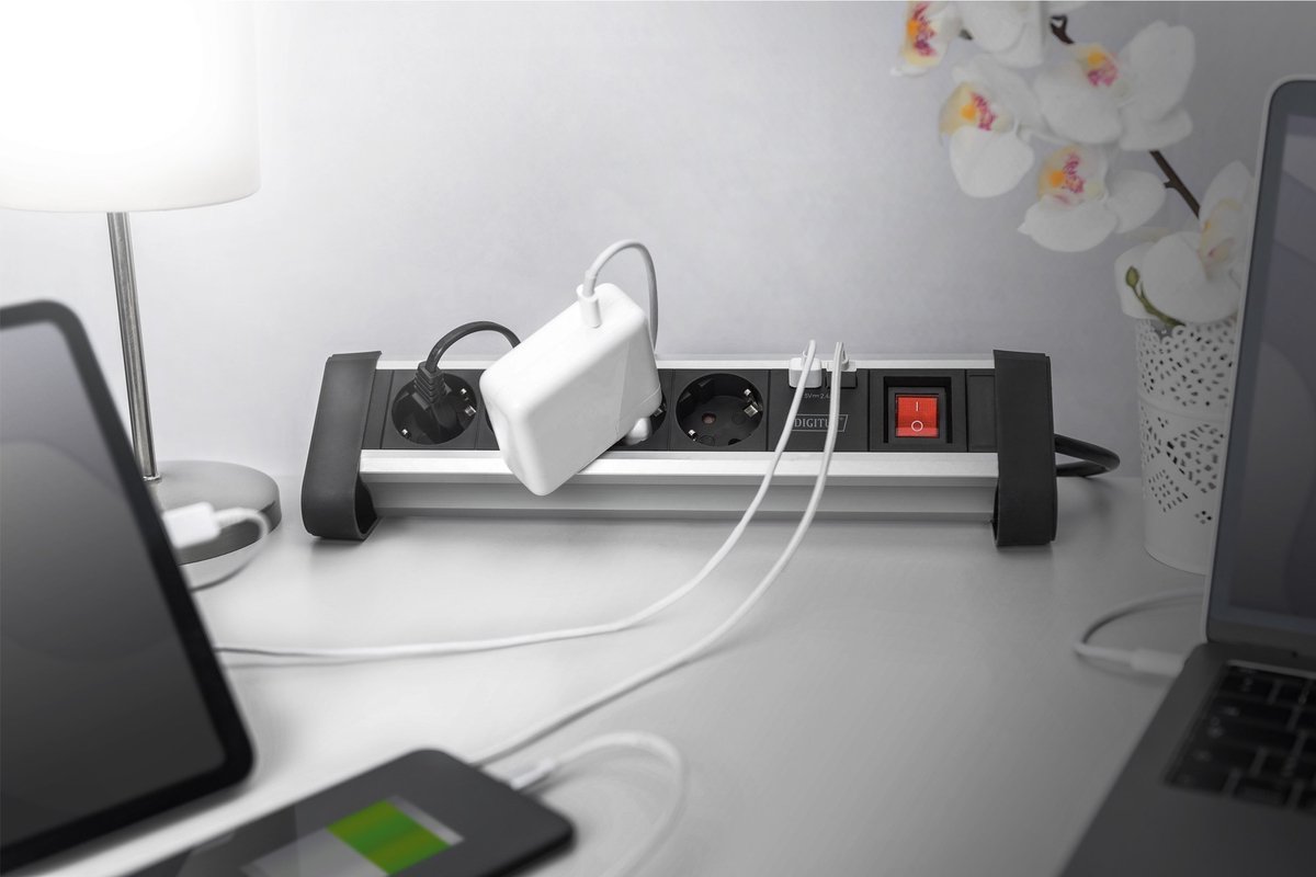 Digitus DA-70614 Stekkerdoos met USB-poorten
