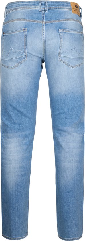 Lichtblauwe slim fit jeans, vintage look, van achteren gezien.