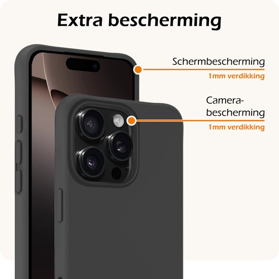 Une coque d'iPhone noire montre la protection de l'écran et des caméras.