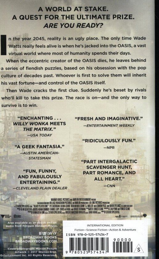 Achterkant van het boek Ready Player One, met tekst uit de plotbeschrijving en citaten van recensenten.