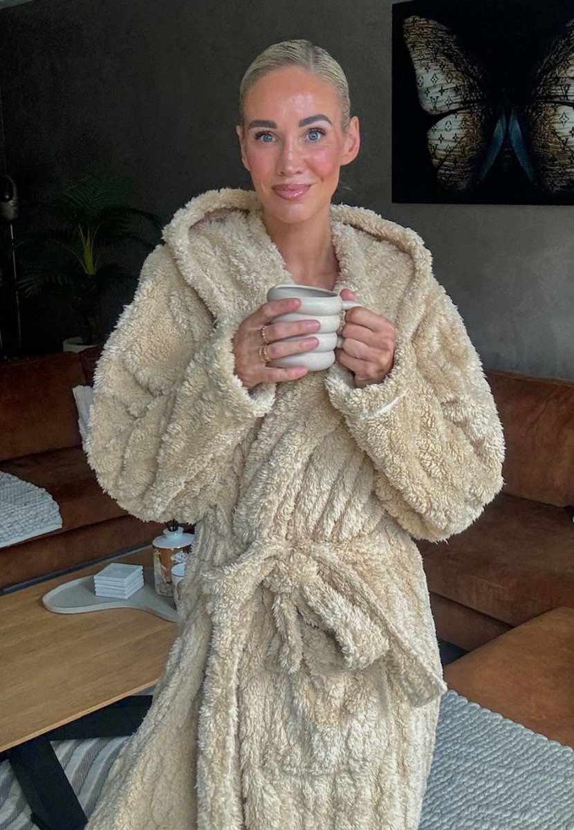 Badjas dames - 100 % zacht fleece - lang model - teddy badjas - luxe dames badjas met capuchon - trendy ochtendjas - Charlie Choe - zand - maat S