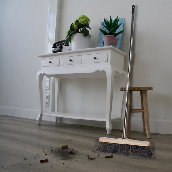 Brumag bezem voor binnen gebruik - bezemkop hout - 28 cm breed - steel metaal 130 cm - voor alle vloeren - zachte haren van Brumag — afbeelding 3
