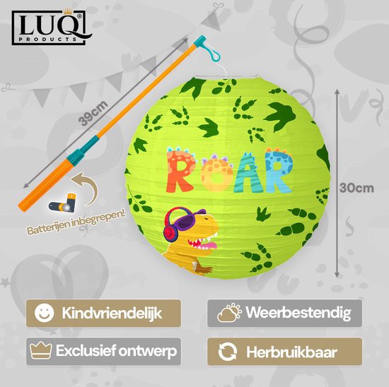 Groene lampion met dinosaurus en de tekst 'ROAR'. Inclusief lampionstokje. Afmetingen 30x30cm.
