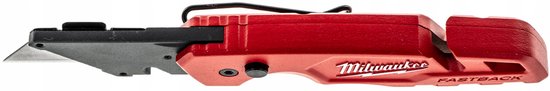 Milwaukee Fastback rood kantelmes met zwarte metalen clip, draadstripper en rijklaar blad.