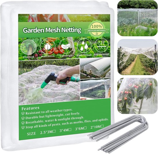 Groene fruitzak met netstructuur en trekkoord voor bescherming van gewassen in de tuin