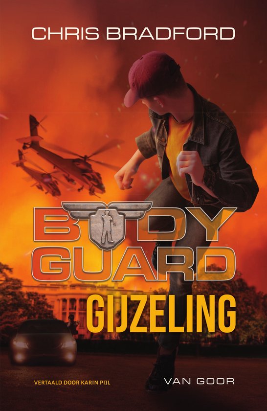Boekomslag met tekst "CHRIS BRADFORD BODY GUARD GIJZELING". Jongen in pet, deels weggedraaid, met helikopters en auto op oranje achtergrond.