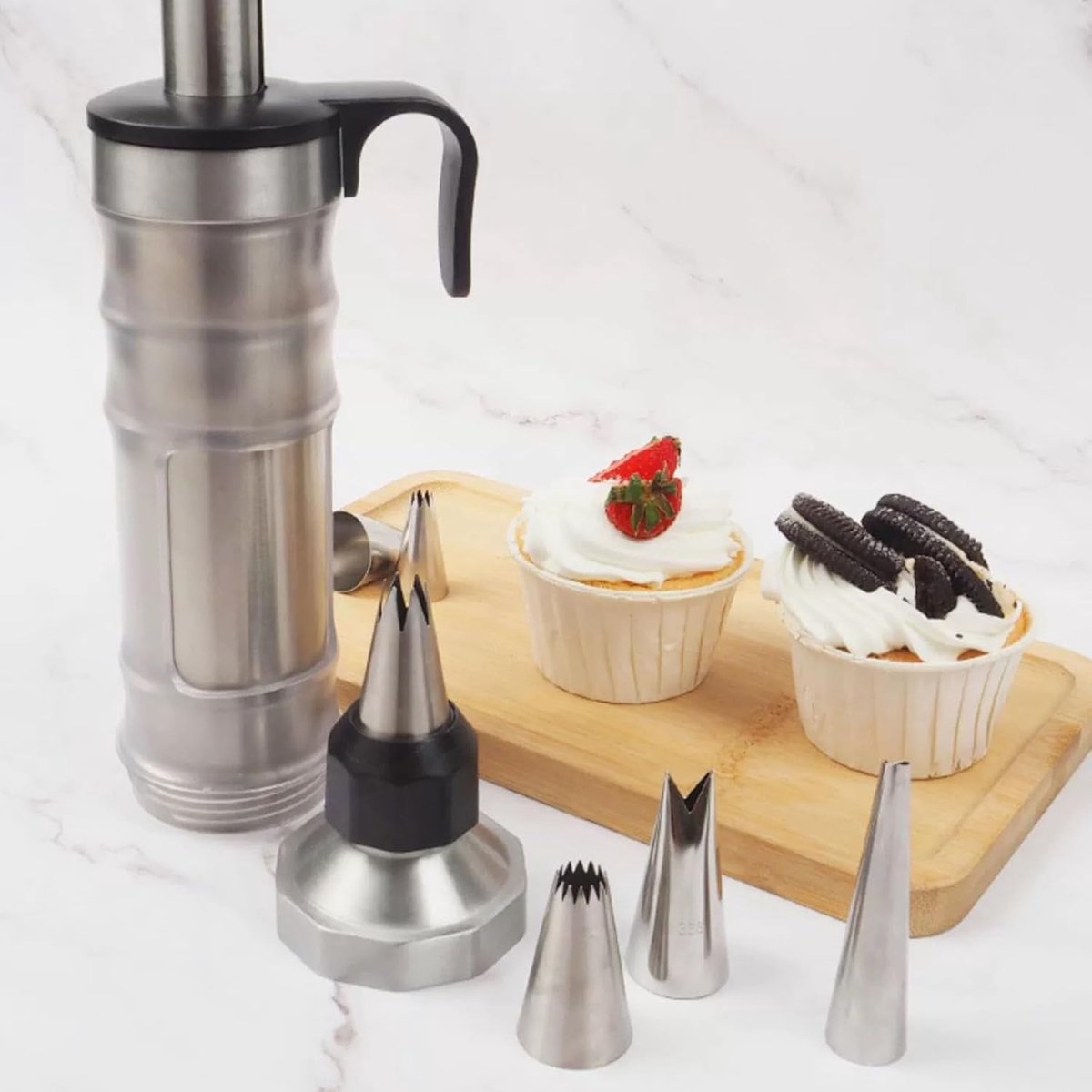 Ibenzoa® Multifunctionele Zwarte Roestvrijstalen Decoratiespuit met 6 Diverse Spuitmonden - Professionele Kit