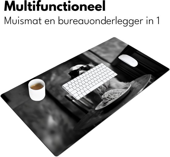 Sous-main 80x40 cm - Tapis de souris Golden Retriever - Chien - Joyeux - Assiette de spaghetti - Zwart - blanc - Sous-main - Tapis de souris XXL - Sous-main - Grands Tapis de souris - Organiseur de bureau - Sous-main
