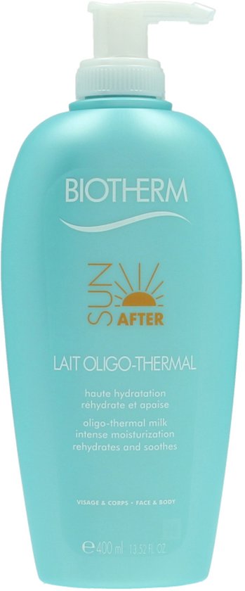 Lichtblauwe Biotherm fles met witte pompdispenser. "Lait Oligo-Thermal" staat erop.