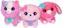 Drie Scruff a Luvs knuffels: roze kat, roze puppy met strik en roze konijn met bloem.