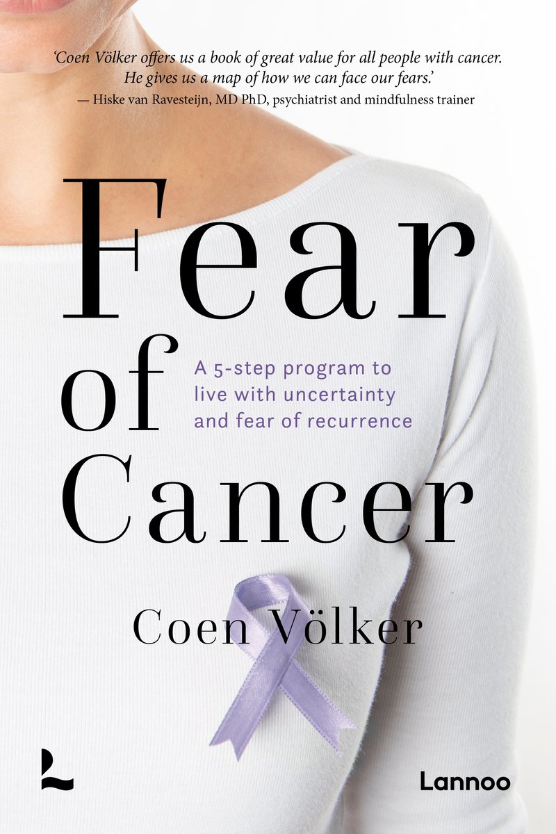 Boekomslag met paarse strik en tekst "Fear of Cancer Coen Völker".