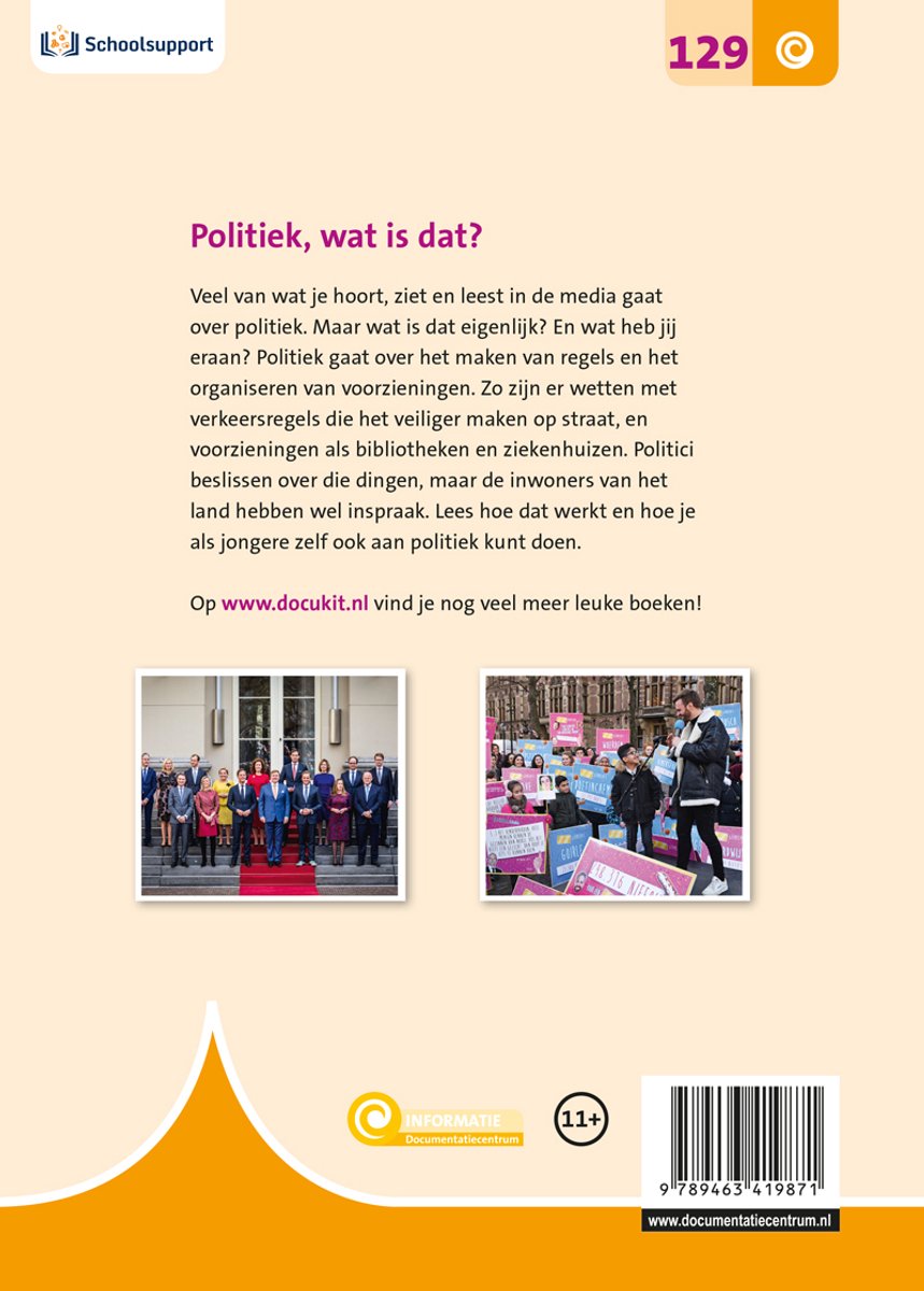 Boek 'Politiek, wat is dat?' met afbeeldingen van een groep mensen en een demonstratie.