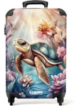 NoBoringSuitcases.com® - Kinderkoffer meisje - Kindertrolley meisjes - Zeeschildpad tussen bloemen onder water - Handbagage koffer lichtgewicht - Reiskoffer trolley kinderen - Rolkoffer met wieltjes - Past binnen 55x40x20 en 55x35x25
